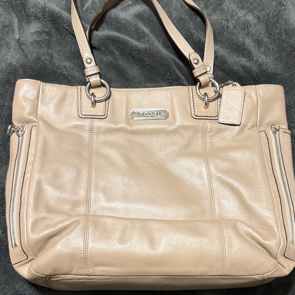 Coach Beige Leather Shoulder Bag
